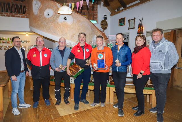 Heuer konnten die Gemeindebauern als Sieger den Wanderpokal mit nachhause nehmen | Foto: Iris Bloder