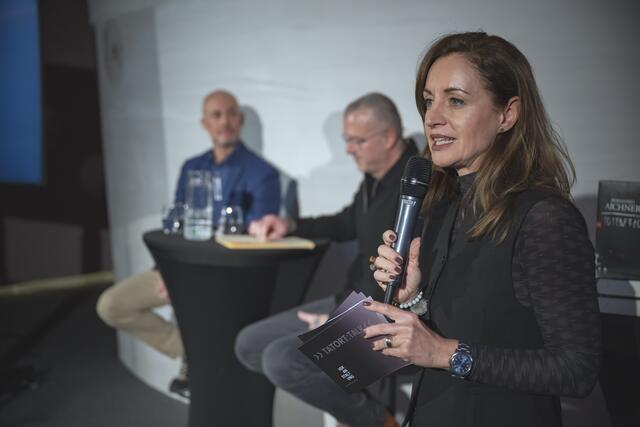 Julia Sparber-Ablinger (Direktorin AUDIOVERSUM Science Center) begrüßte Podiumsgäste und Publikum. | Foto: Audiversum/Berger