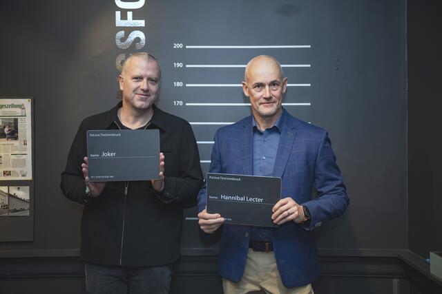 Krimiautour Bernhard Aichner und Molekularbiologe Walther Parson  | Foto: Audiversum/Berger