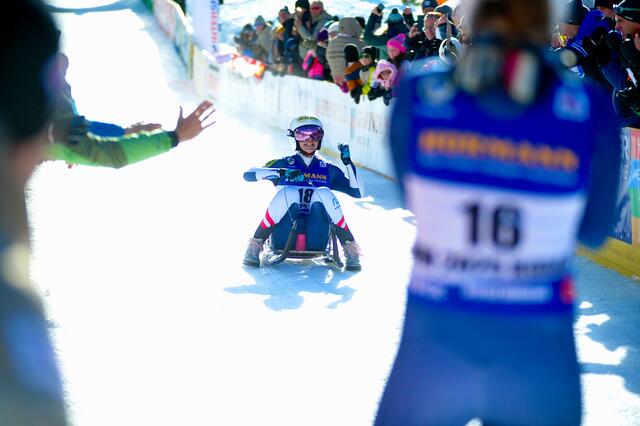 Mit geballter Faust über die Ziellinie und im Auslauf bereits gefeiert: Riccarda Ruetz war einfach TOP! | Foto: Hassl