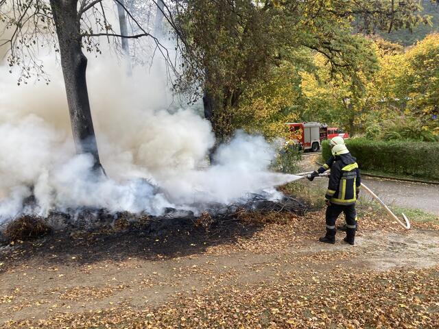 Die Polizei vermutet, dass Pyrotechnik den Brand verursacht haben könnte. | Foto: Symbolbild/FF Hinterbrühl