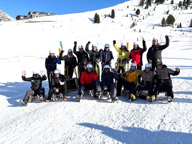 Die Promis wurden nicht geschont, sondern gefordert – für sie ging es auf die Alpin Rodel Piste! | Foto: Hassl