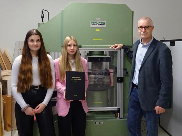 Bautechnik-Maturantinnen untersuchen das mögliche Potenzial des Baustoffes „Graton“ | Foto: HTL Pinkafeld