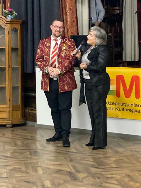 Emanuel Rom eröffnete den Ball in Vertretung des Prinzenpaares