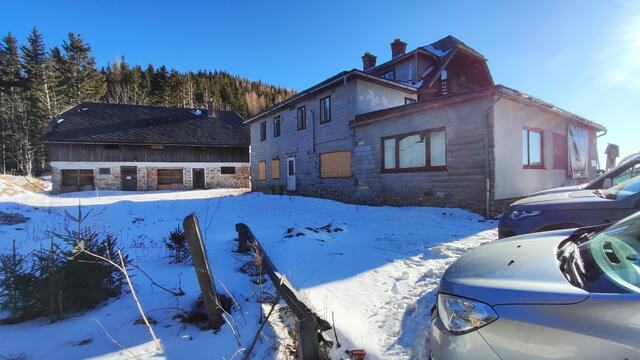 schade dass das ehemalige Gasthaus am Pfaffensattel so verfällt... | Foto: I.Wozonig