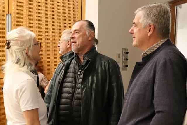 Bürgermeister Karl Bohnstingl (re) als interessierter Zuseher