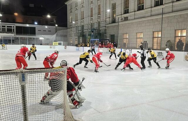 Am Wiener Heumarkt holten sich die Kängurus die Tabellenführung. | Foto: KSV Eishockey