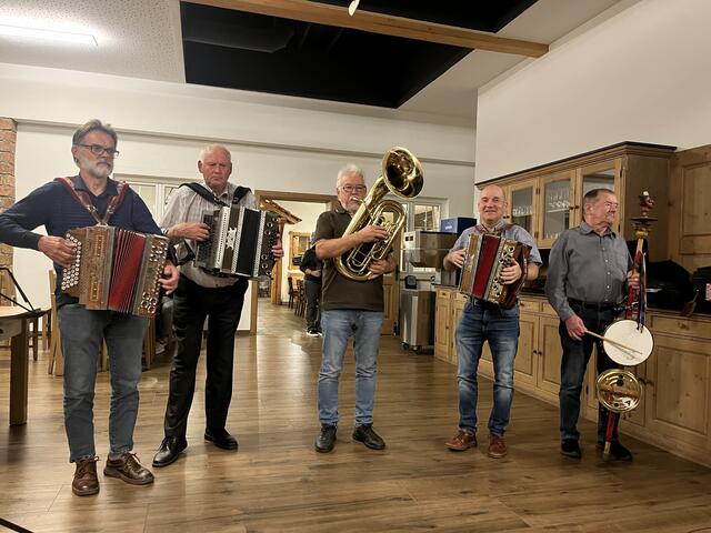 Die monatlichen Musikstammtische gehören dazu. | Foto: Burgenländisches Volksliedwerk