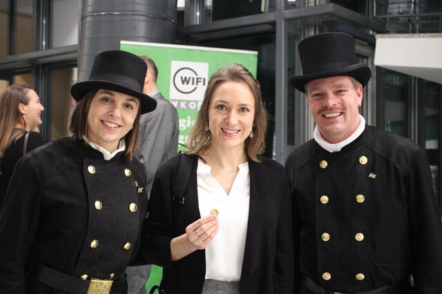 Mit einem ganz anderen Zugang erklärte Kathrin Westermayer hingegen die derzeitige Wirtschaftslage: "Es ist nötig, sich jetzt schlank aufzustellen, wer das macht, hat gute Zukunftsaussichten. Wir befinden uns jetzt im Winter - es folgt aber bald der Frühling, dann geht es wieder aufwärts." | Foto: mc