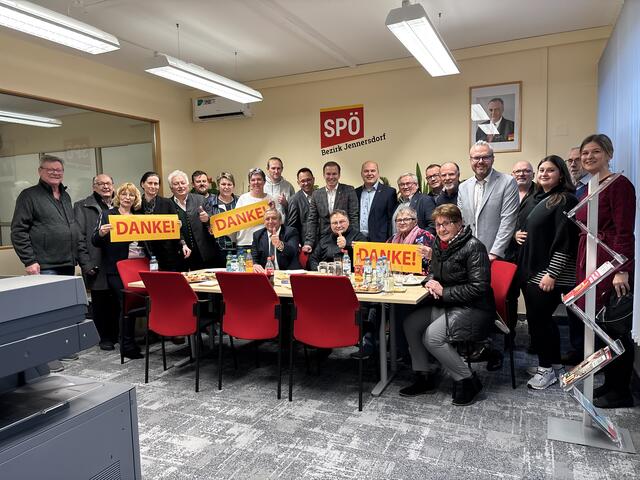 Jubelstimmung im Jennersdorfer SPÖ-Bezirksbüro.  | Foto: Elisabeth Kloiber