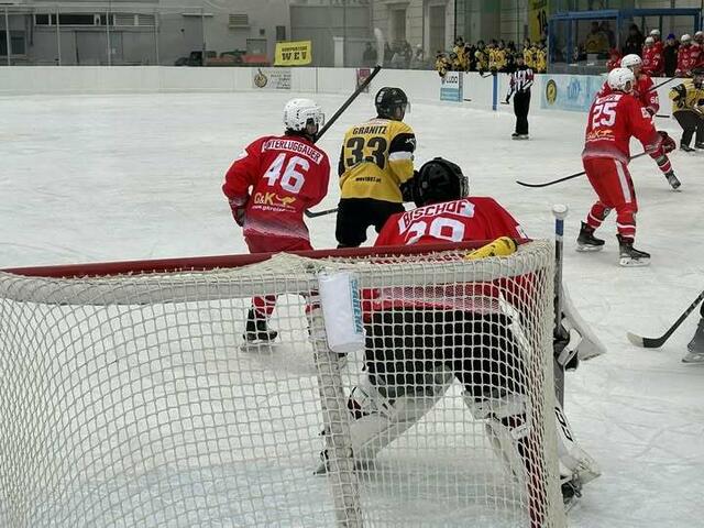 KSV-Goalie Michael Bischof zeigte eine starke Leistung. | Foto: KSV Eishockey