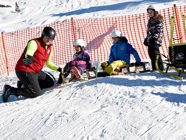 Der Tiroler Rodelverband lud im Rahmen der Aktion "Sicheres Rodeln" ins Kühtai – mit dabei waren auch Kundler Kinder. | Foto: Robert Thiem/TRV