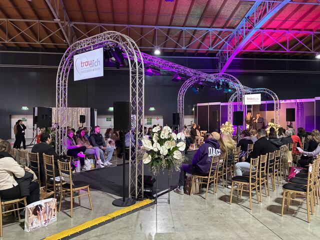 Vergangenes Wochenende ging in der Marx Halle die Hochzeitsmesse "Trau Dich" über die Bühne. | Foto: Chiara Cadamuro/MeinBezirk