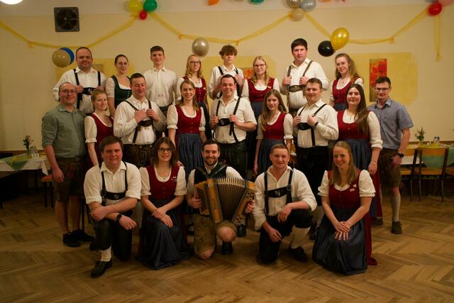 Auch heuer ging es am Landjugendball wieder zünftig zu. Mit Tracht und guter Laune wurde eine schöne Ballnacht gefeiert. | Foto: Landjugend Rappottenstein