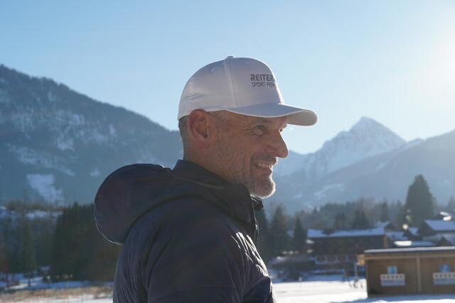 Der Bayer Ernst Reiter war einer der besten deutschen Biathleten in den 1980er Jahren. Heute gibt er sein Wissen in Goldegg weiter. | Foto: Nicole Hettegger