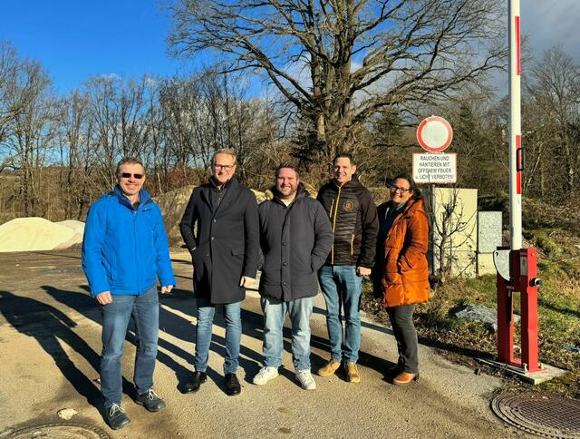 Die Bürgermeister Georg Ockermüller, Jürgen Rummel und Karin Winter am Grünschnittplatz | Foto: Stadtgemeinde Neulengbach