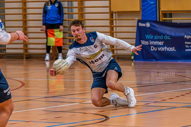 Angreifer Bruno Arnold liegt mit Urfahr auf Final 3-Kurs.  | Foto: Wolfgang Benedik/Faustball Austria