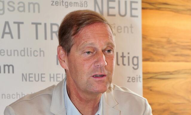 Bürgermeister Hansjörg Peer ist verärgert: "Das ist ein schwarzer Tag für die Gemeinde Mutters!" | Foto: Hassl