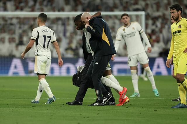 David Alaba verletzte sich 2023 beim Match Real Madrid gegen Villarreal. | Foto: THOMAS COEX / AFP / picturedesk.com