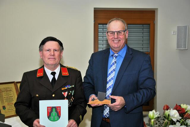OBI Franz Rottmann mit Bürgermeister Alois Trummer | Foto: Gemeinde