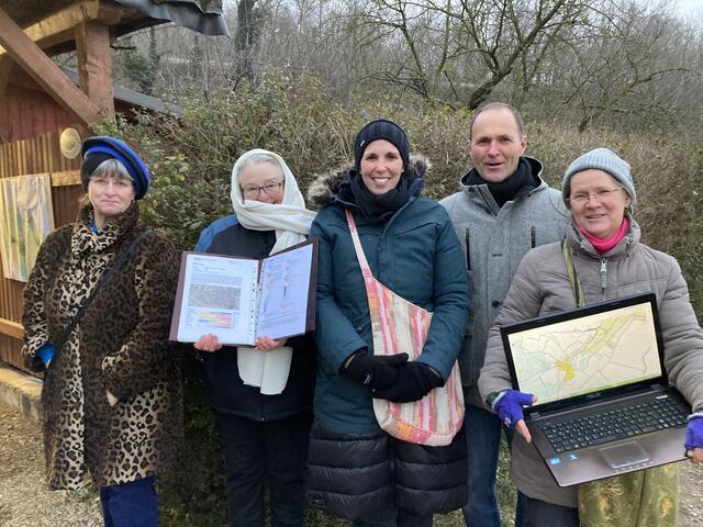 Die Grünen Kreuzstetten sind "im Plan": Anne Trimmel, Klaudia Ortner, Julia Georgescu, Hannes Gepp und Spitzenkandidatin Elisabeth Perschl. | Foto: Dienstl