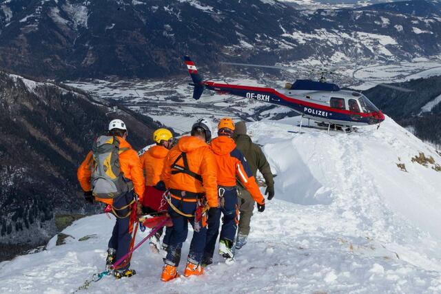 (Symbolfoto) Eine Gruppe Bergsportler geriet am Sonntag in eine alpine Notlage.  | Foto: Österreichischer Bergrettungsdienst