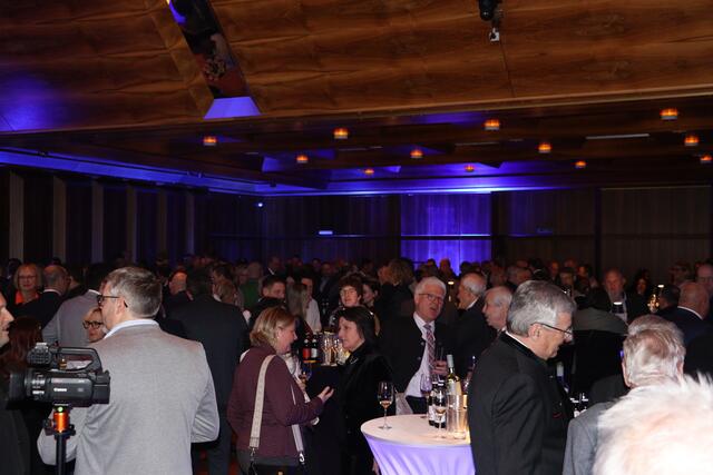 Die Unternehmer waren zahlreich der Einladung der Wirtschaftskammer gefolgt. | Foto: Seelos