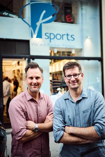 Inhaber Paul Pohoralek (r.) führt das Geschäft. Lukas Langer ist der Filialleiter in Währing. | Foto: PP sports