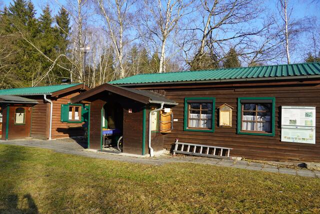 Die Schutzhütte im Bürmooser Moor. Hier finden die Treffen des Torferneuerungsvereins in Bürmoos statt. | Foto: Emanuel Hasenauer