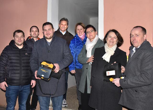 Ein Defi kann Leben retten. Das weiß man auch in Dietmannsdorf. | Foto: Herbert Schleich