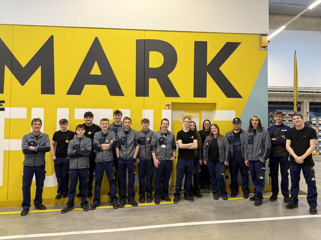 Lange Nacht der Lehre: Lehrlinge und Lehrlingsausbilder stellten den Besuchern die Lehrberufe im Unternehmen vor. | Foto: MARK Metallwarenfabrik GmbH