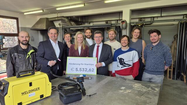 Im accent Makerspace in Tulln: Efecan Toker, Lucas Sobotka, Nicole Neumayr, Julia Uhlik, Igor Luketina, Peter Eisenschenk, Patrik Aspermair, Martin Bors, Anna Buchner und Nikolaus Mandelburger. | Foto: Stadtgemeinde Tulln