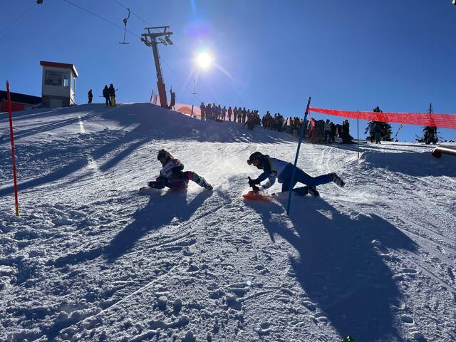 Voller Einsatz beim Zipfelbobrennen. | Foto: Landjugend OÖ