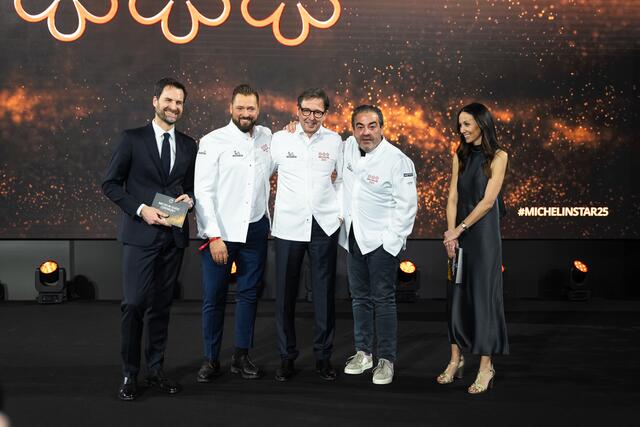 Heinz Reitbauer (Mitte) und Sous-Chef Michael Bauböck (l.) vom" Steirereck" in Wien kassierten 3 Sterne, Sternekoch Juan Amador (rechts) ebenfalls. | Foto: Österreich Werbung