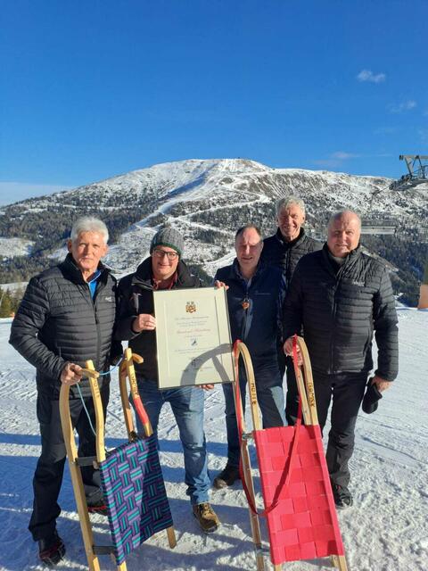 Peter Heilinger, Patrick Lengsdorfer, Peter Aschbacher, Dietmar Oberlerchner und Oskar Knauder (v.l.) bei der Rezertifizierung der Rodelbahn am Katschberg. | Foto: Privat
