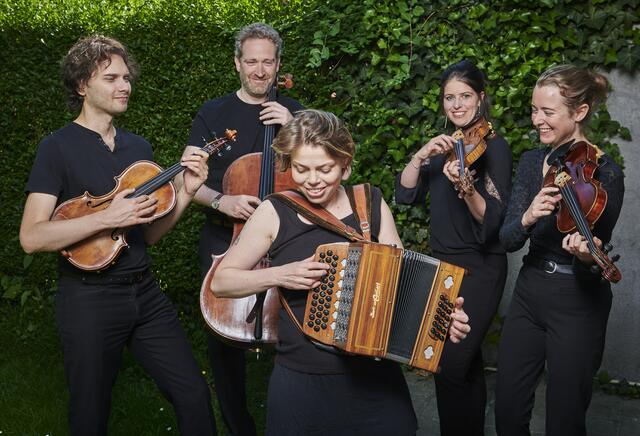 Das Akkordeonfestival lädt wieder zu vielseitigen Veranstaltungen ein. Die bekannte Akkordeonistin Anne Niepold und ihre Begleitung sind bei der Eröffnung des Festivals dabei. | Foto: Julien Pohl