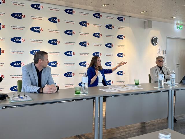 AMS, Wirtschaftskammer und Arbeiterkammer Salzburg präsentierten Mittwochvormittag die Jahresbilanz 2024.  | Foto: Carmen Kurcz