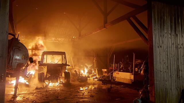 Im Nebengebäude eines Bauernhofes in Neukirchen brach ein Brand aus. | Foto: Spreitzer/FF