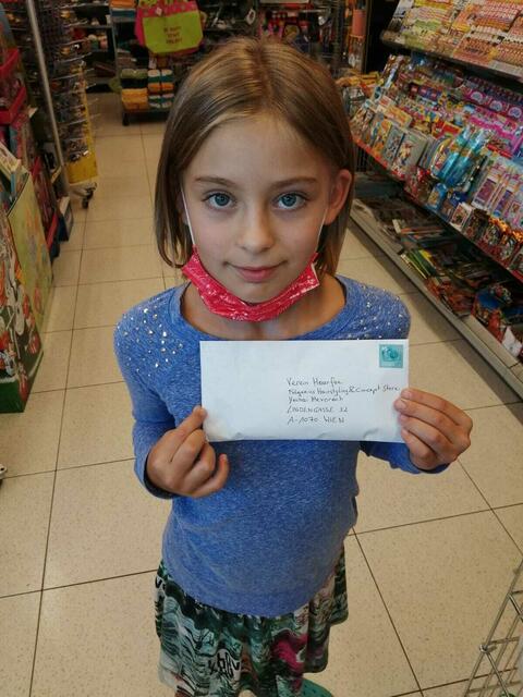 Schon als Neunjährige spendete Helena Lang zum ersten Mal ihr Haar.  | Foto: Lang
