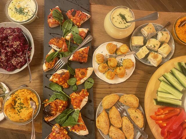 Saisonal, regional und bio: das.bio – Café am Malznerhof in Wallern zeigt, wie bunt ein vegetarischer Frühstückstisch gedeckt werden kann. | Foto: Malznerhof