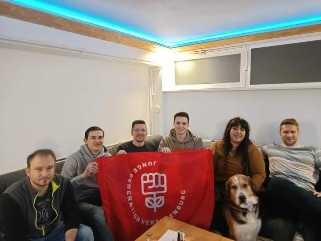 Patrick Reinisch, Mario Nikov, Richard Waringer, JG Obmann Fabian Friedl, Denise Rameder mit ihrem Hund Mogli, Marcel Vermeulen | Foto: JG