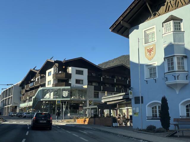 "Zirl bietet zudem Arbeitnehmer:innen im Dorf und durch die starke Öffi-Anbindung auch den Pendler:innen optimale Chancen am Arbeitsmarkt."