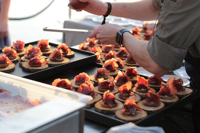 Insgesamt wurden 82 "Michelin"-Sterne vergeben, was die Gesamtzahl an solchen ausgezeichneten Restaurants auf genau 82 anhebt, mit zwei Drei-Stern-Restaurants, 18 Betriebe mit zwei Sternen sowie 62 Lokale mit jeweils einem. | Foto: Österreich Werbung/Jörg Lehmann