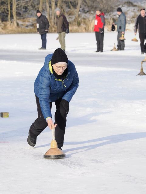 Auch Stockschießen stand beim Wintersporttag am Programm.  | Foto: OÖ Seniorenbund / Orthner