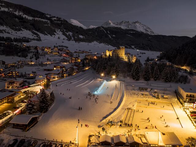 Auf 16.000 Quadratmetern können sich kleine und große Besucher austoben und unterhalten. | Foto: TVB Tiroler Oberland-Nauders/Flo Albert