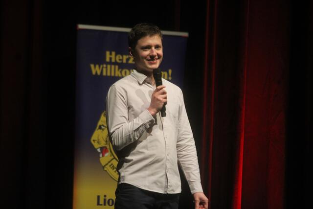 Christoph Fritz unterhielt mit "Zärtlichkeit" im Kunsthaus Weiz. | Foto: MeinBezirk/Hofmüller