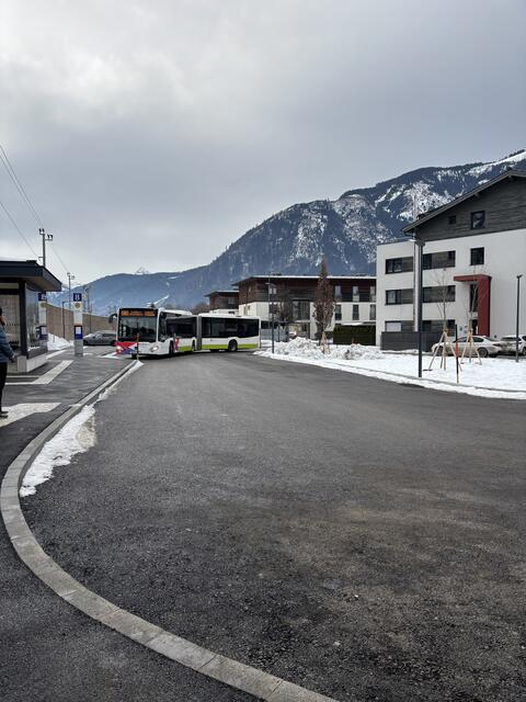WM-Fans können beim neuen Busterminal in Maishofen (neue ÖBB-Haltestelle) in einen der zahlreichen Busse und Shuttle-Busse einsteigen und nach Saalbach Hinterglemm fahren. | Foto: Sarah Braun
