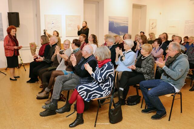 Erika Lojen bedankte sich beim Kunsthaus, der Stadtgemeinde Köflach und dem Publikum. | Foto: FOTO KOREN