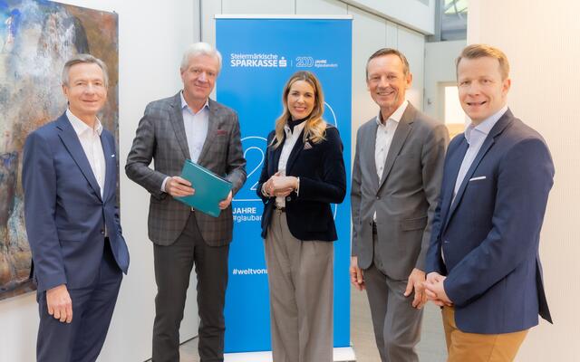 Peter Strohmaier, Vertriebsdirektor Steiermärkische Sparkasse, Gerhard Fabisch, Vorstandsvorsitzender Steiermärkische Sparkasse, Sonja Brandtmayer, Generaldirektor-Stellvertreterin Wiener Städtische, Franz Klug, Landesdirektor Steiermark s Versicherung, Paul Eiselsberg, IMAS Studienautor (v.l.)  | Foto: Margit Kundigraber