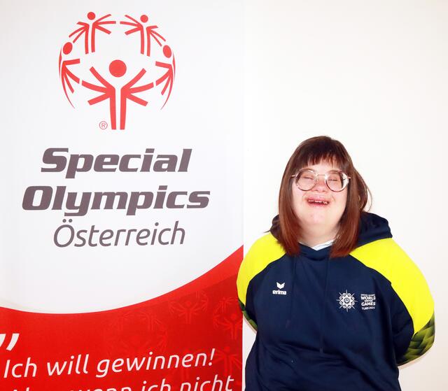 Elisabeth Falleneder ist das erste Mal bei den World Games dabei und hat es sich zum Ziel gemacht, Spaß zu haben und das Land Österreich würdevoll zu vertreten. | Foto: Special Olympics Österreich